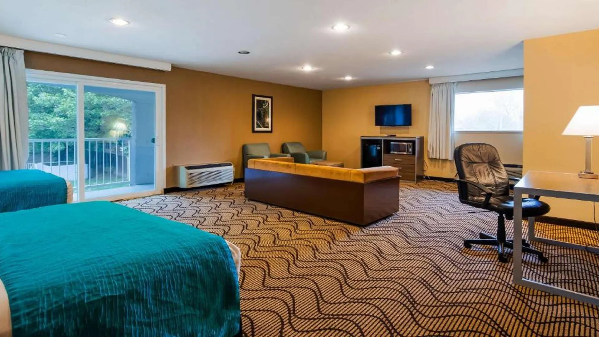 Surestay Plus Hotel By Best Western Sacramento North