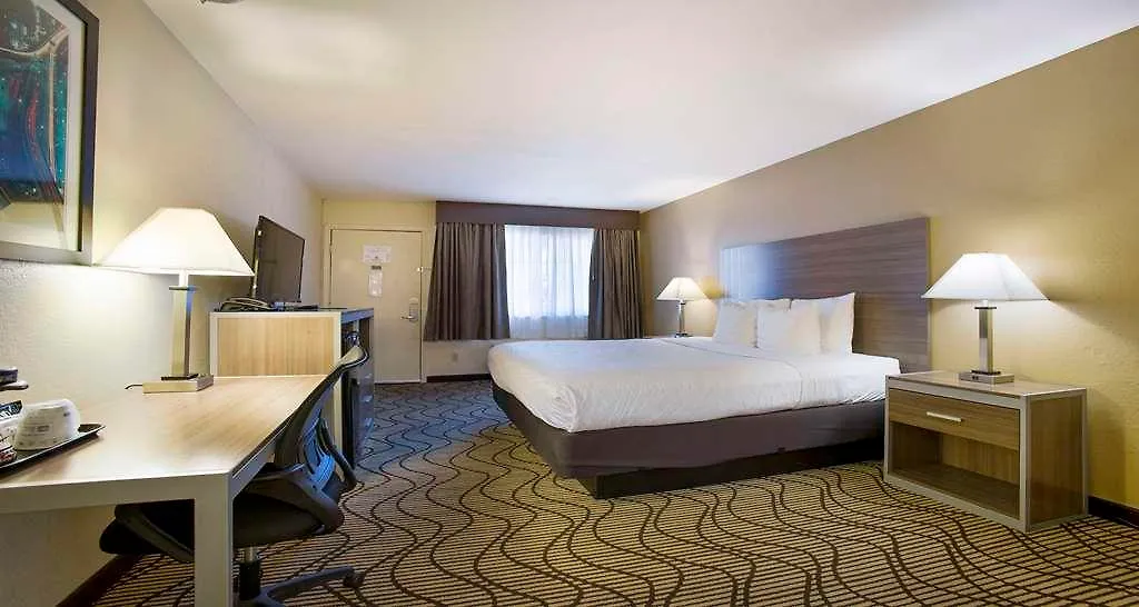 Surestay Plus Hotel By Best Western Sacramento North 3*,