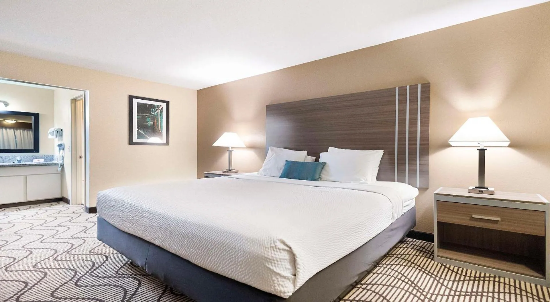 Surestay Plus Hotel By Best Western Sacramento North