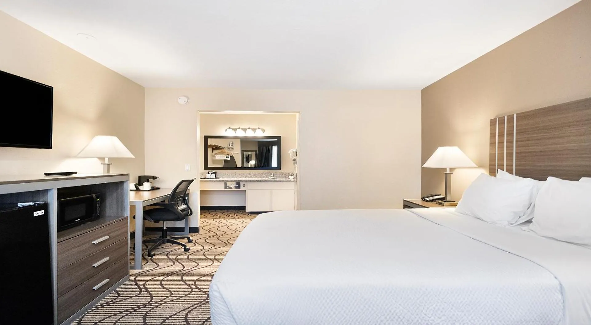 Surestay Plus Hotel By Best Western Sacramento North