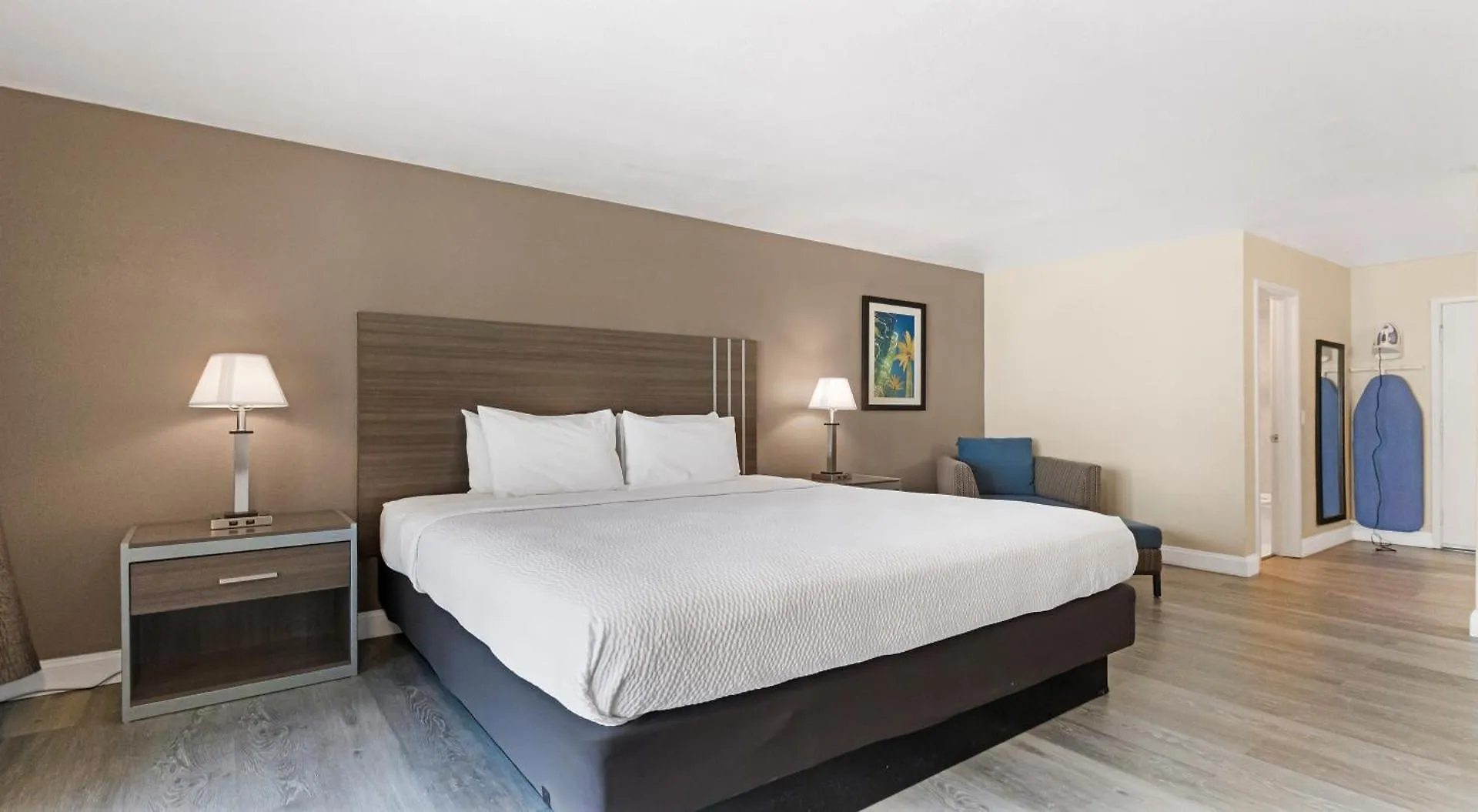 Surestay Plus Hotel By Best Western Sacramento North