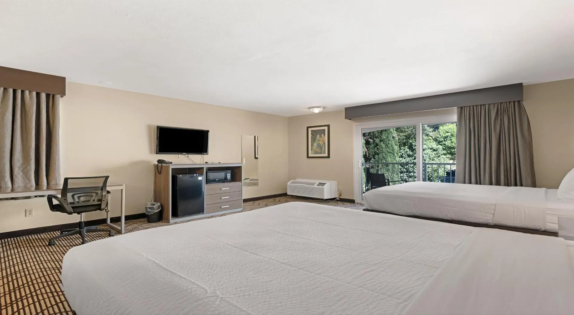 Surestay Plus Hotel By Best Western Sacramento North